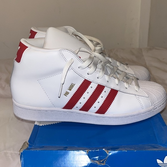 Adidas Pro Model White and Red High-Tops - Picture 4 of 7